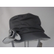 CAPPELLO IMPERMIABILE BICOLORE CON SPILLA