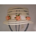 CAPPELLO CERIMONIA BIMBA AVORIO CON FIORI